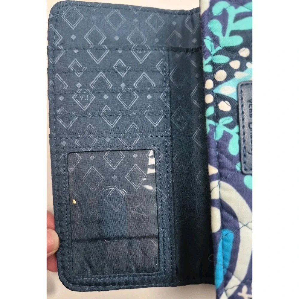 Vera Bradley Blue Island RFID Trifold Wallet Wristlet Retired New Without Tag - Picture 5 of 14
